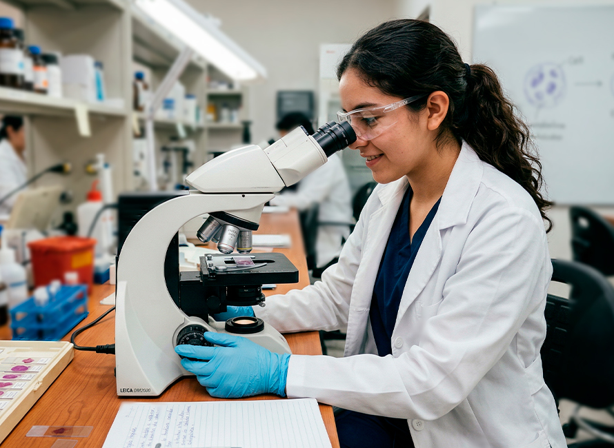 estudiante de anatomía patológica en Cayetano Heredia